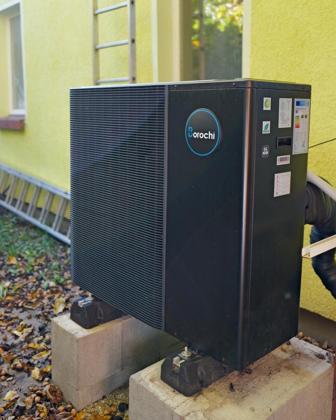 Wärmepumpen-Außeneinheit in Brieselang